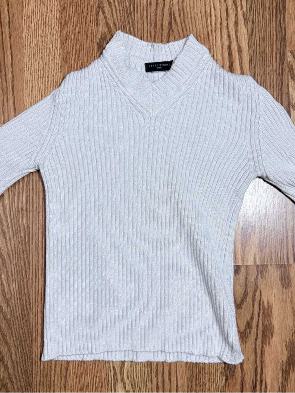 Henri Bendel White Ribbed V-Neck Sweater